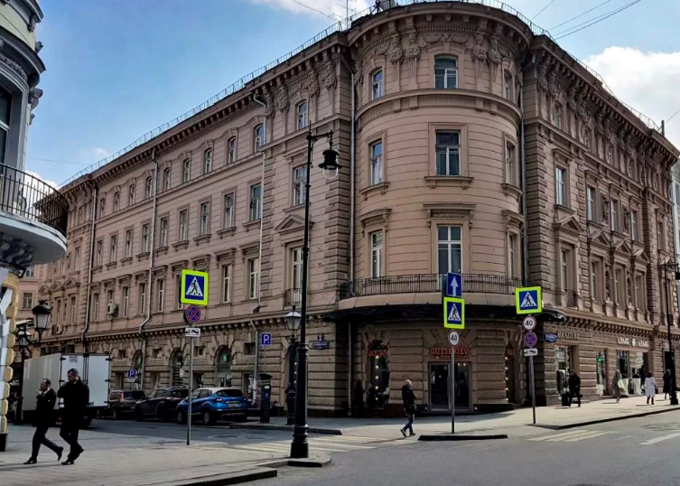 фасад дома, здание по адресу г Москва, ул Петровка, д 18 